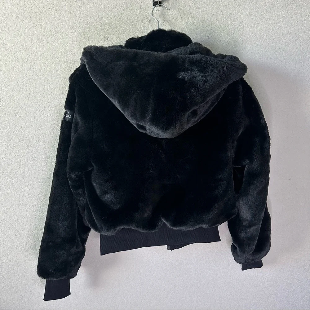 ALO YOGA Faux Fur Foxy Jacket in Black SZ XS - Picture 10 of 10